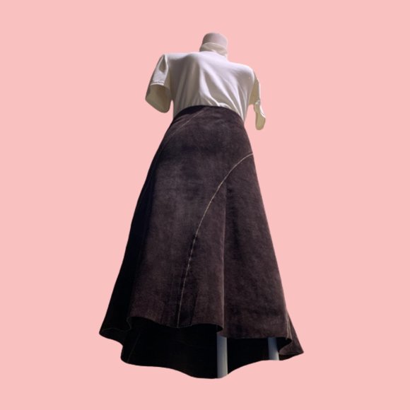 Danier Dresses & Skirts - GORGEOUS '80 Vintage chocolate Suede Skirt💕